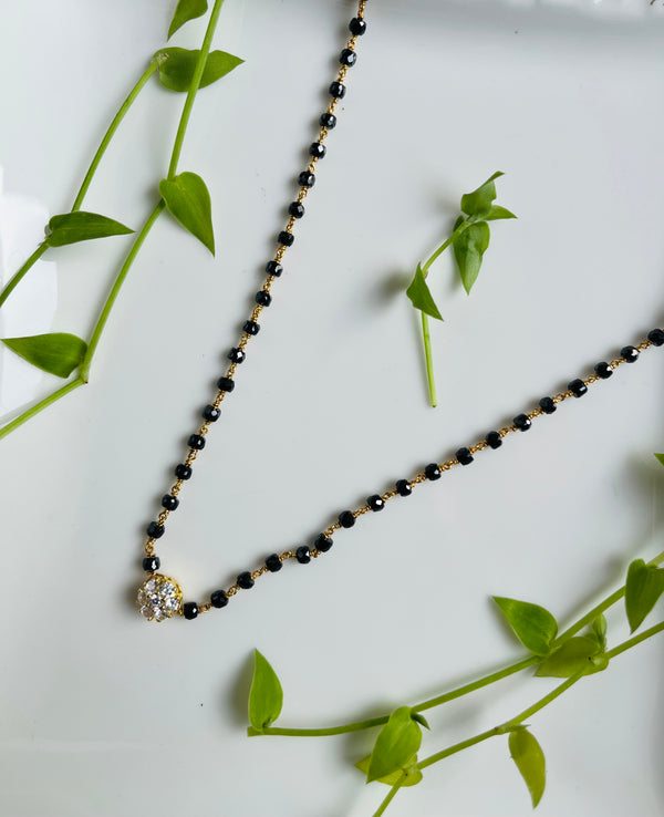 Ivika cz black beads chain