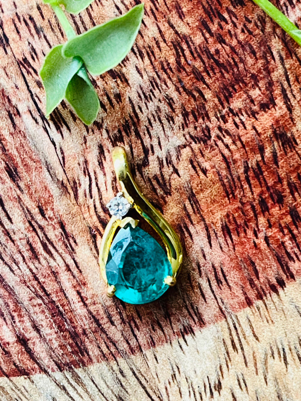 Ivika emerald locket